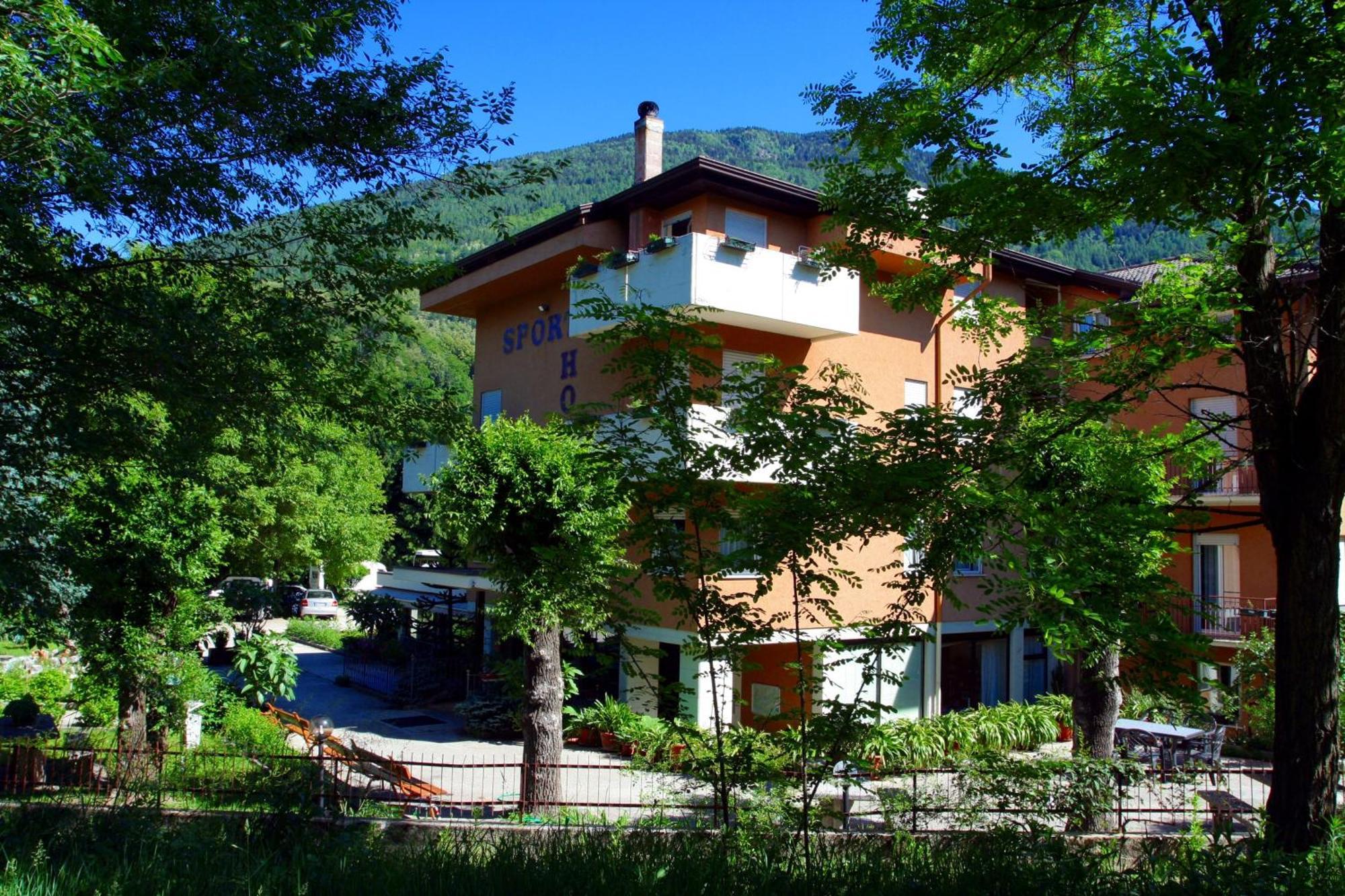 Garden House - Hotel Sport レーヴィコ・テルメ エクステリア 写真