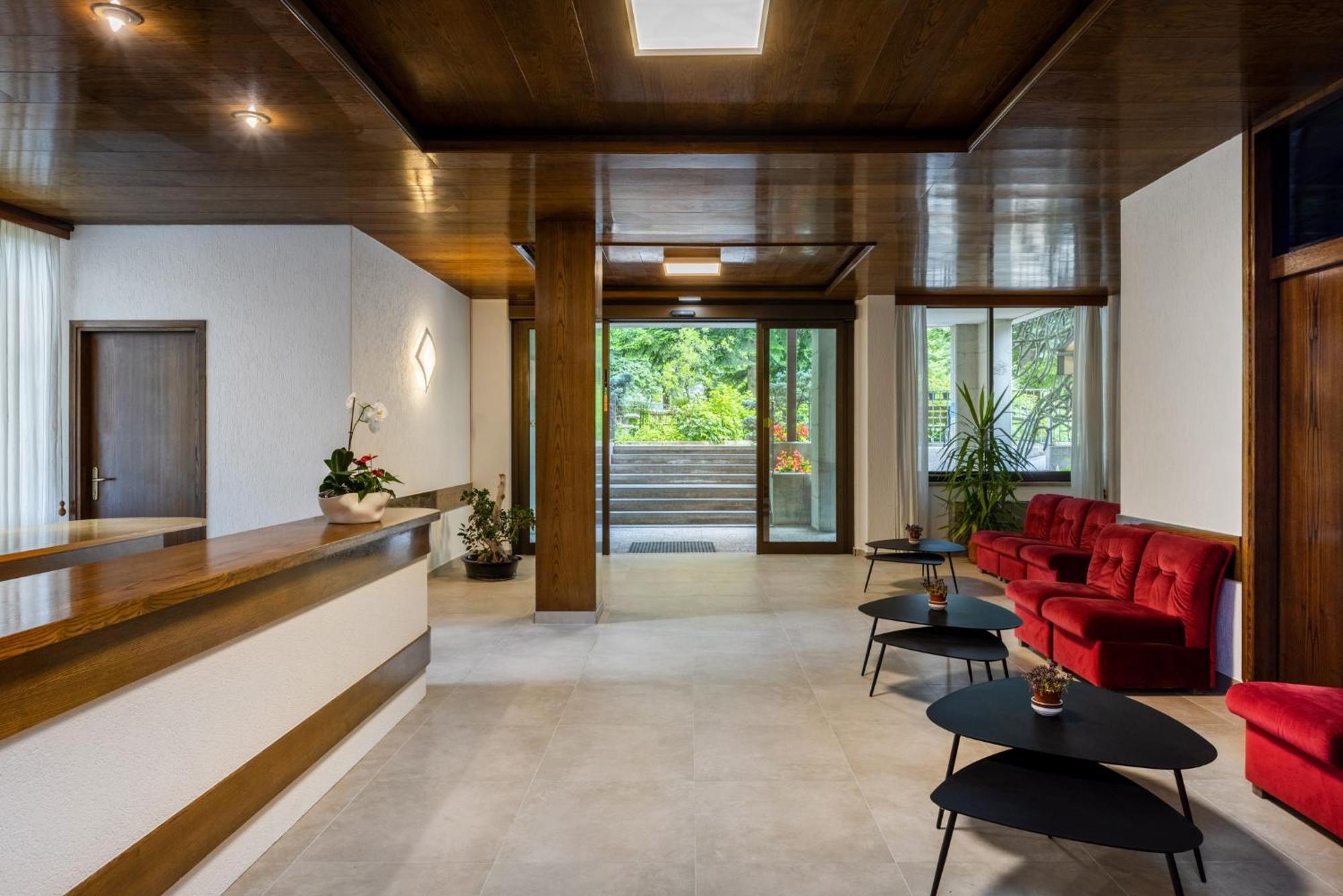 Garden House - Hotel Sport レーヴィコ・テルメ エクステリア 写真